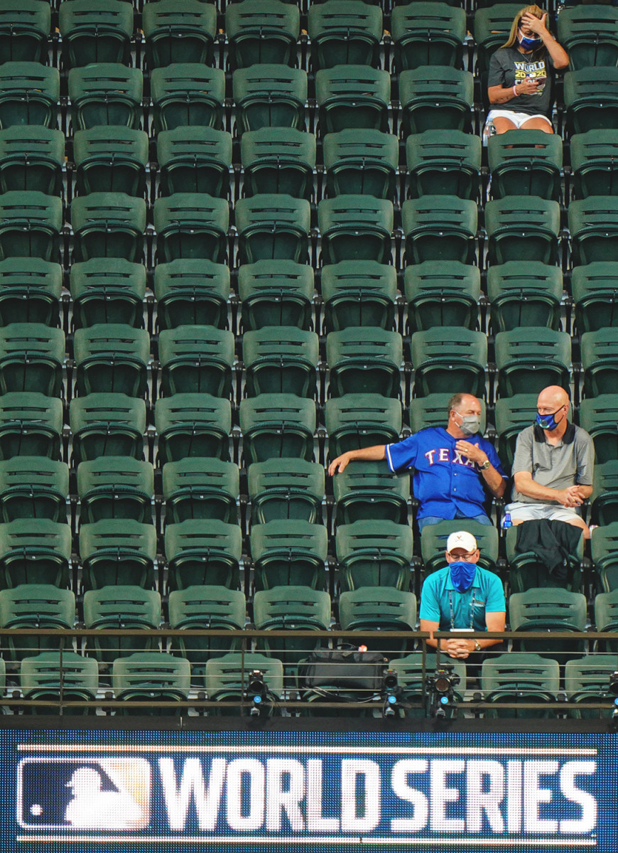 world-series-fans